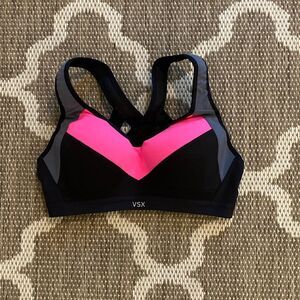 Victoria’s Secret sports bra size 34B